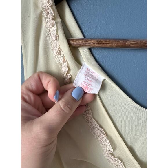 Vintage lemon chiffon long slip nightgown - Picture 3 of 3